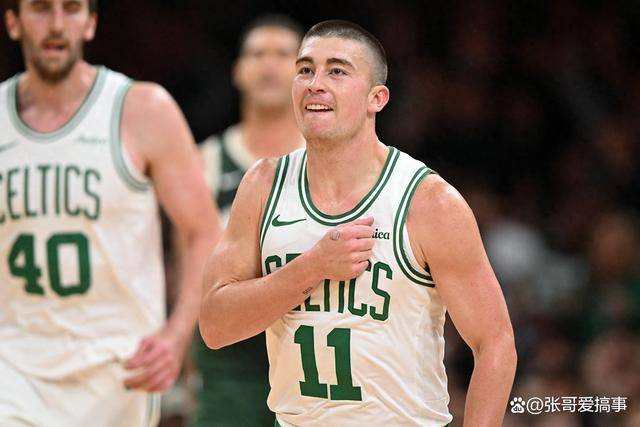 杨鸣愤怒冲进场内大骂裁判 连吃两T被驱逐出场