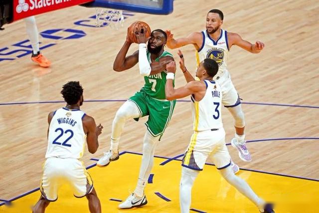 西甲意甲收官竞争激烈 那不勒斯国米争冠白热化