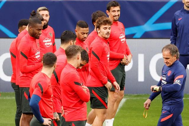 詹姆斯三分10中9砍40分末节17分 湖人战胜篮网